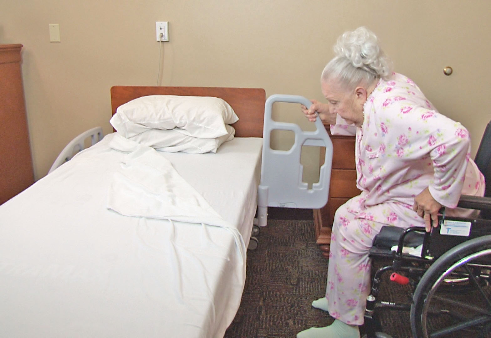 Encore Heavy Duty Low Hospital Bed FREE Shipping