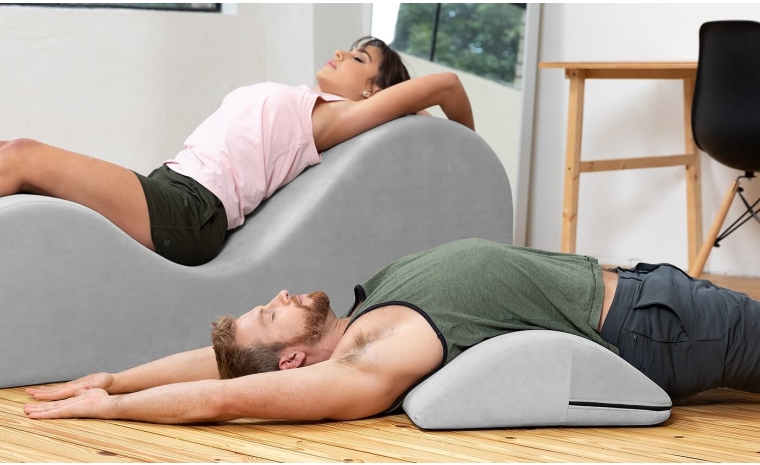 Avana Yoga Chaise Lounge Chair, Red 