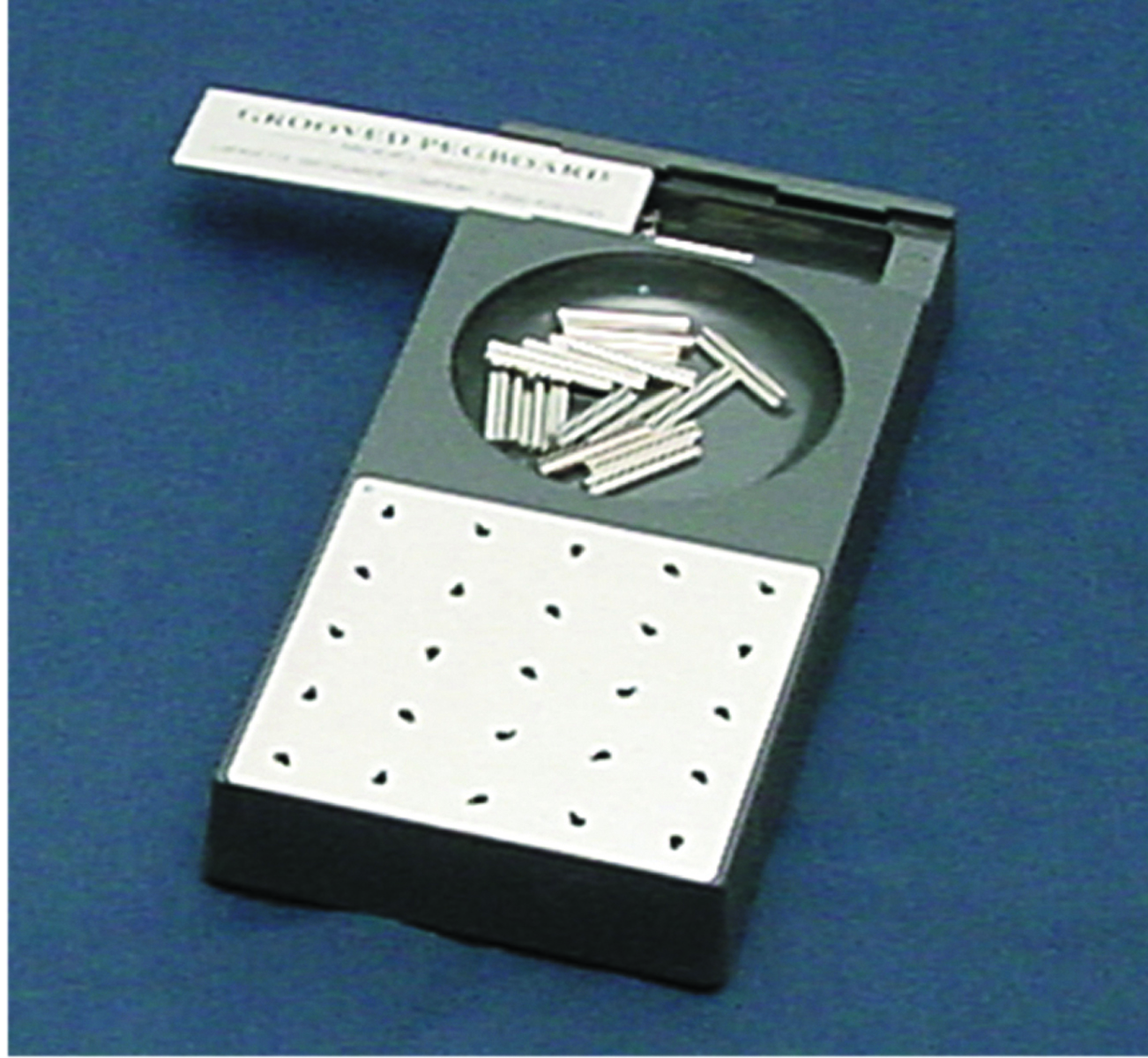 Manipulation and Dexterity Test - Grooved Pegboard Accessory - 30 pegs Manipulation and Dexterity Test - Grooved Pegboard Accessory - 30 pegs