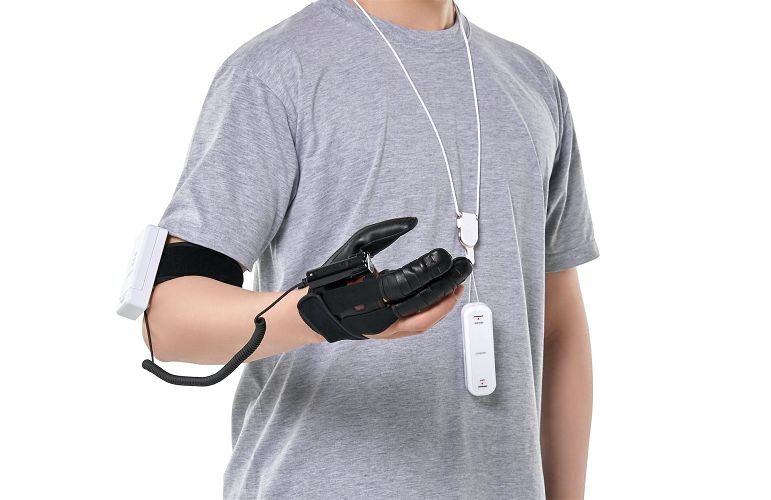 NeoMano Soft Robotic Hand by Neofect image