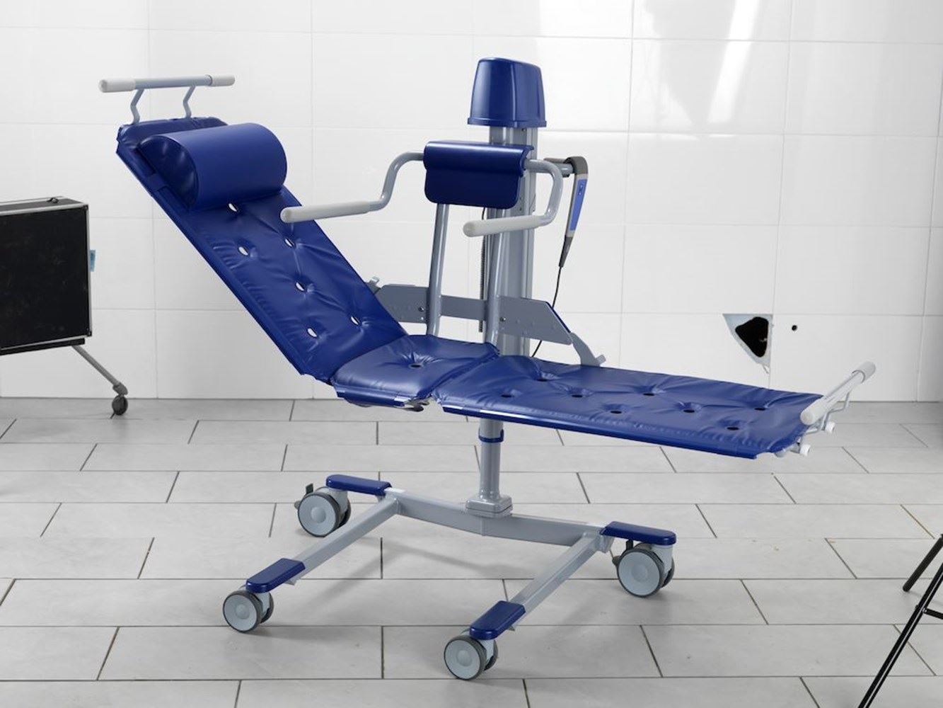 Bolero HeightAdjustable Bath and Shower Stretcher by ArjoHuntleigh