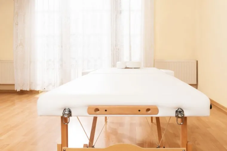 How to Choose a Mat Platform Table For Physical Therapy