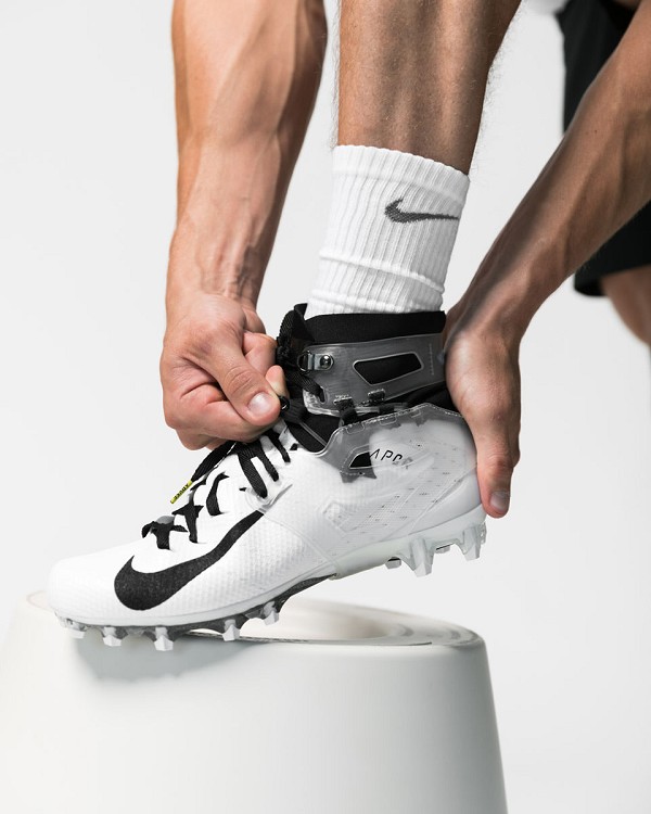 ARYSE XFAST Performance Ankle Brace for Cleats