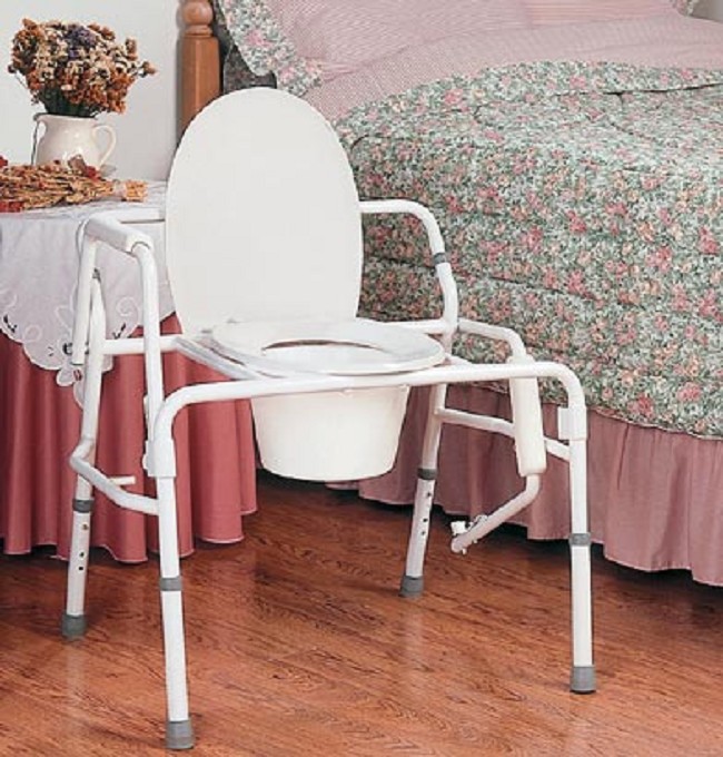 Drop arm bedside commode with comfortable armrests