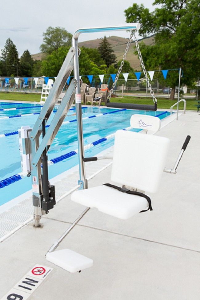 Traveler Long Reach ADA Pool Lift by Spectrum Aquatics