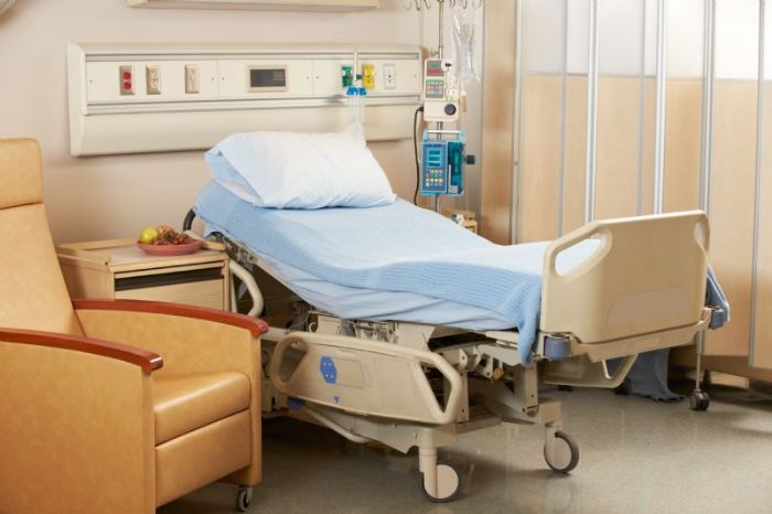 6 Best Bariatric Hospital Beds - [Updated for 2022]