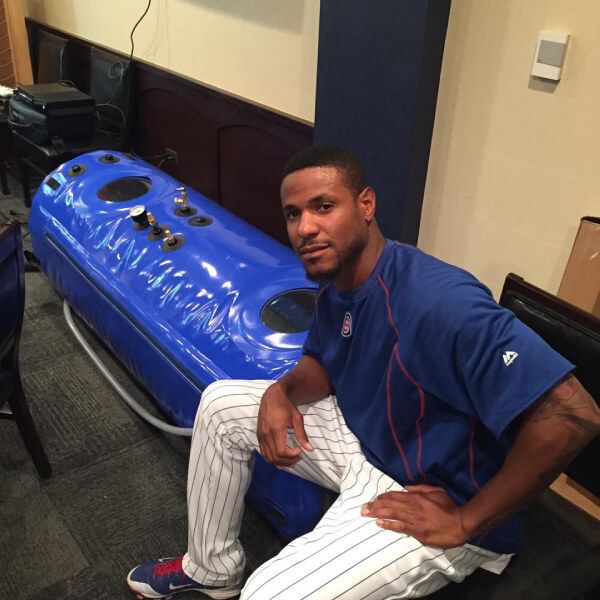 Former MLB player Edwin Jackson using a hyperbaric chamber to improve his performance