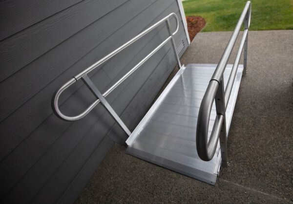 GATEWAY 3G Solid Surface Portable Ramp by EZ ACCESS aluminum handrails