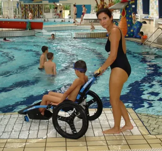 hippocampe pool wheelchair