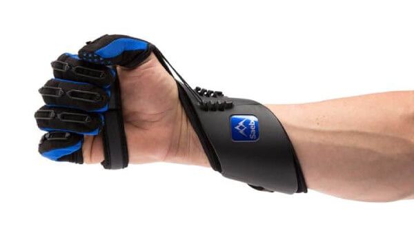 SaeboGlove for Stroke Patients close hand