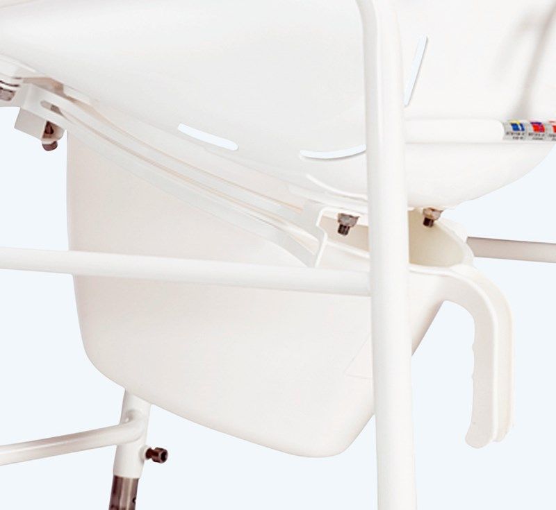 R82 Swan Shower Commode Chair Picture