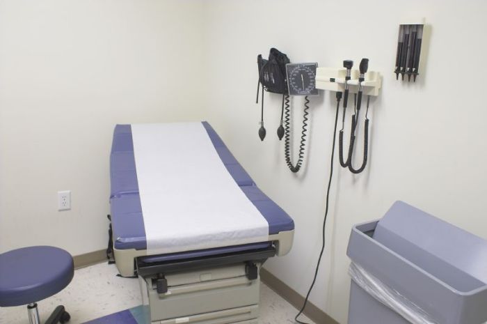Top 5 Medical Exam Tables for Doctors